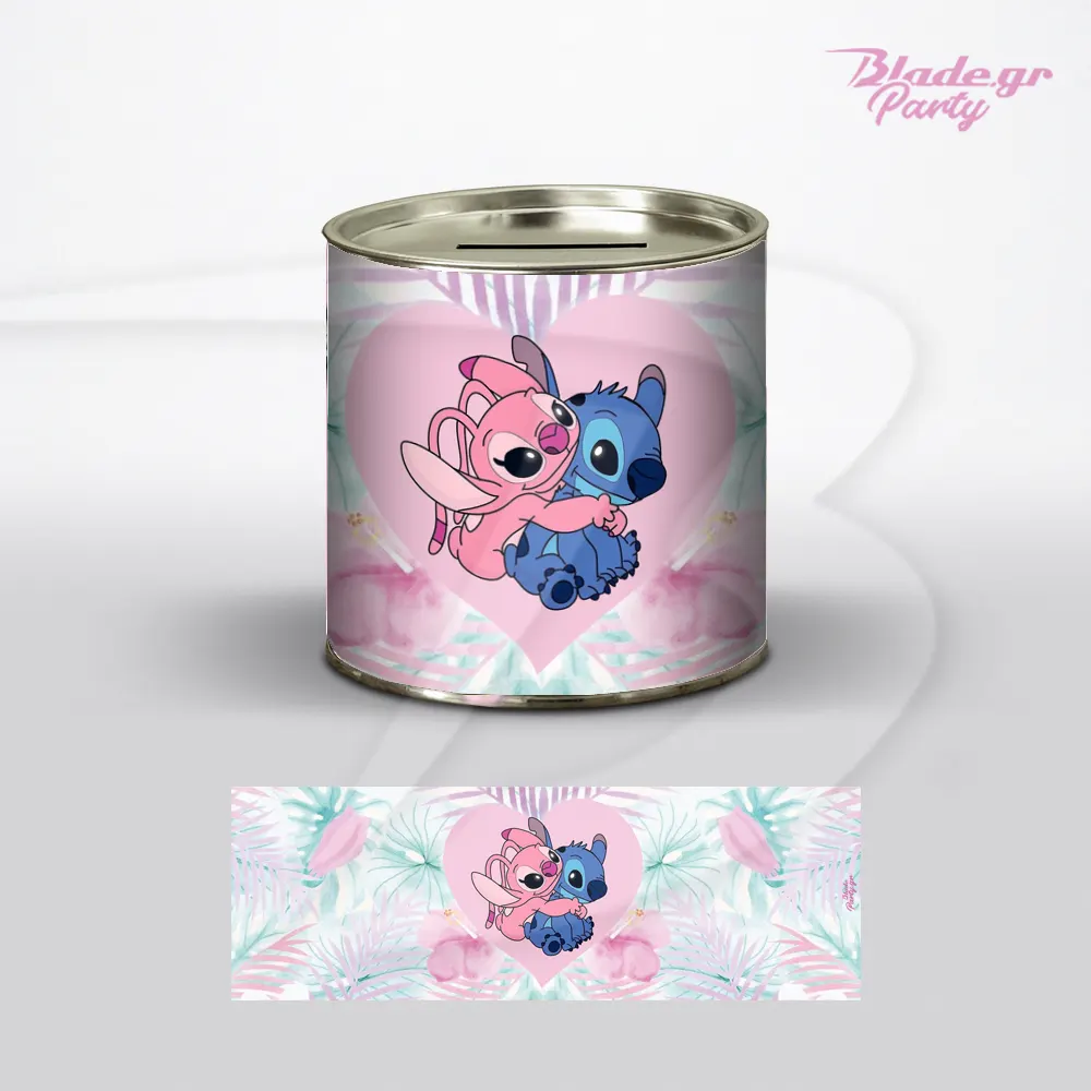 LILO STICH KOUBARAS 2 Μεταλλικός κουμπαράς με τον Stitch και την Angel αγκαλιά μέσα σε ροζ καρδιά, με φόντο από πράσινα τροπικά φύλλα και ροζ ιβίσκους σε στυλ νερομπογιάς